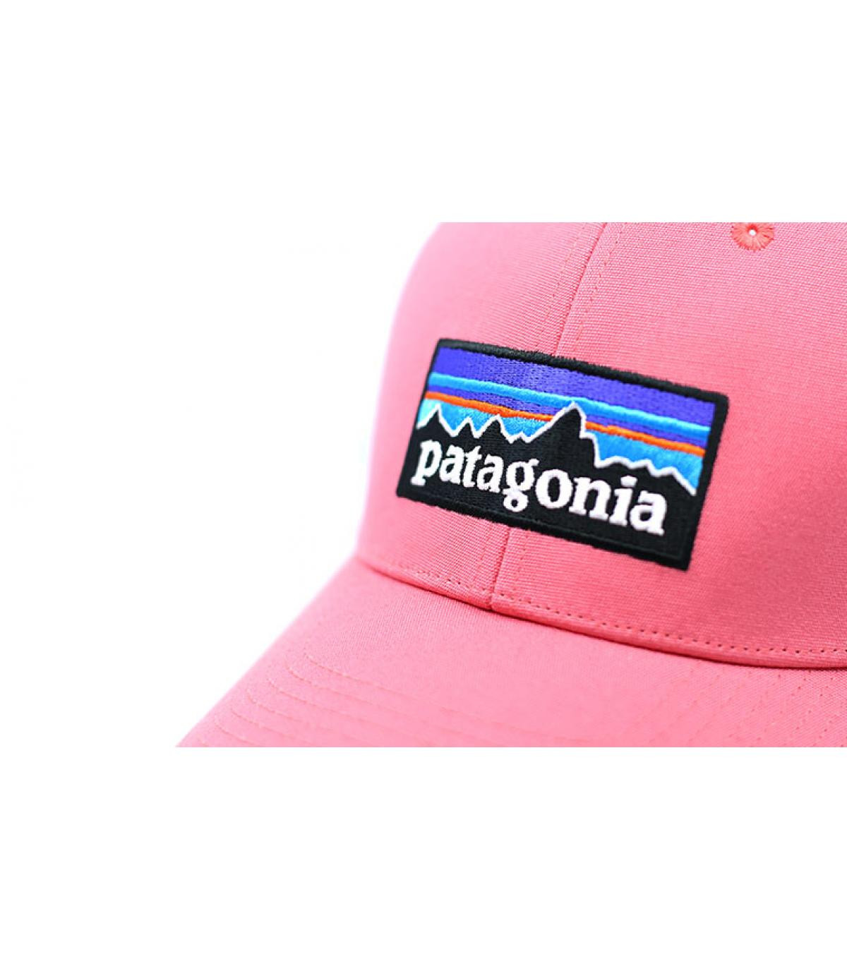 trucker Patagonia rosa